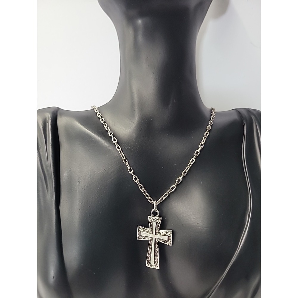 Vintage Silver Tone Textured Cross Pendant Necklace Christian Religious Jewelry